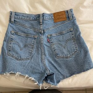 Levi’s Ribcage Shorts!